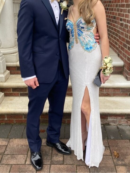 FOR RENT ($250) Sherry Hill Butterfly dress.Fits 5.4 model w/ 3in heels. - Picture 8 of 9